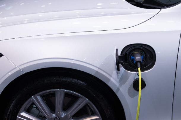 stazione ricarica auto elettrica